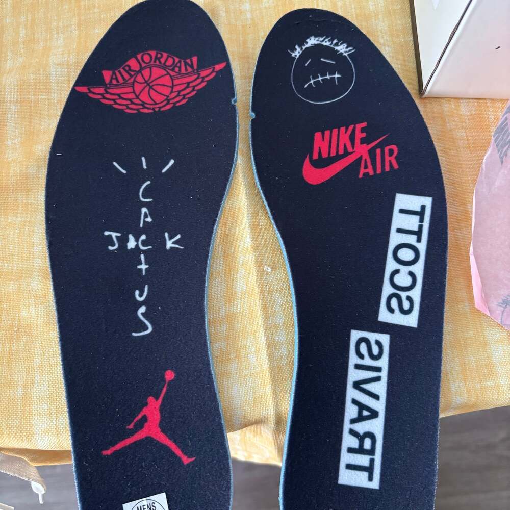 Travis Scott x Air Jordan 1 Low OG 'Olive' - Picture 8 of 10